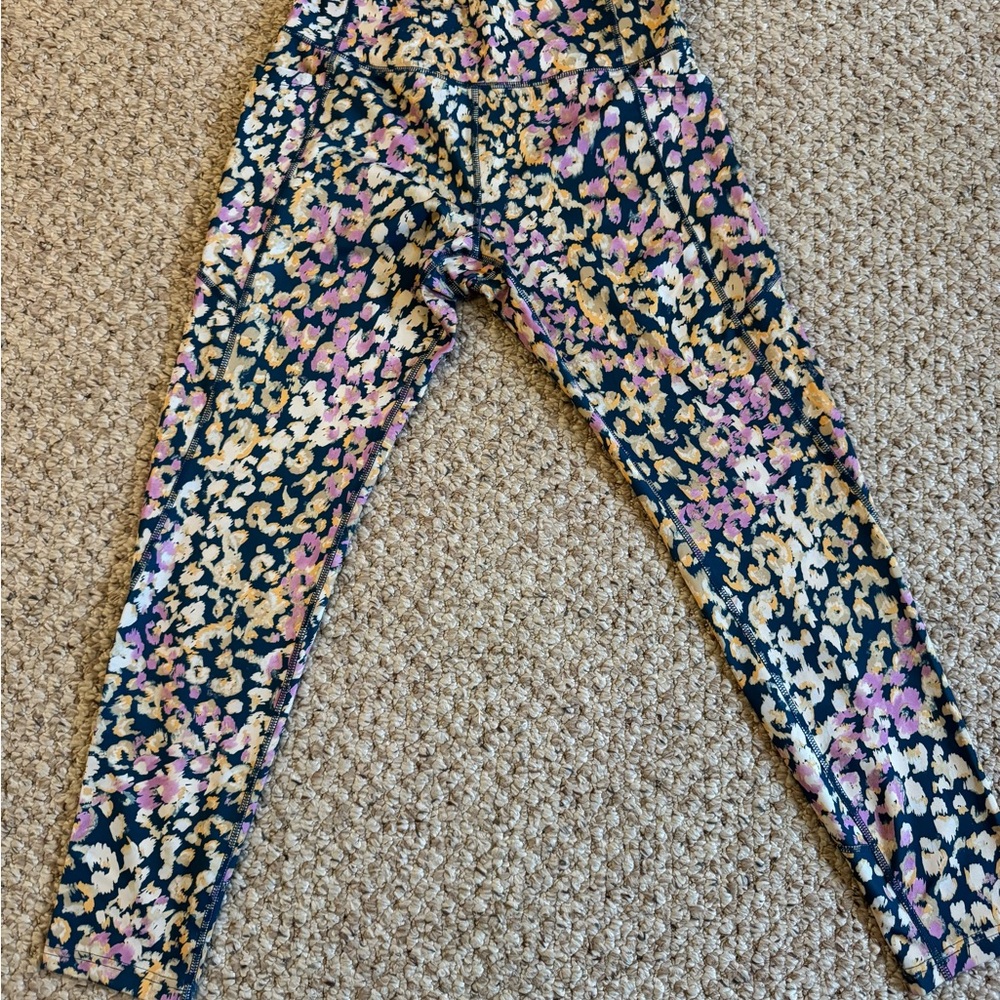 Tek Gear Leggings with Pink and Yellow Floral Pattern SZ L pockets on both sides